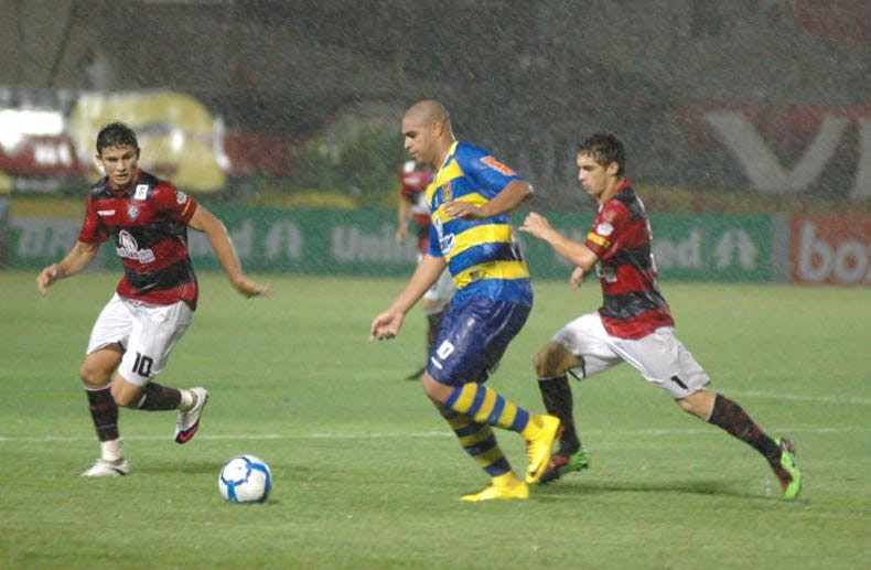 camisa flamengo azul e amarelo