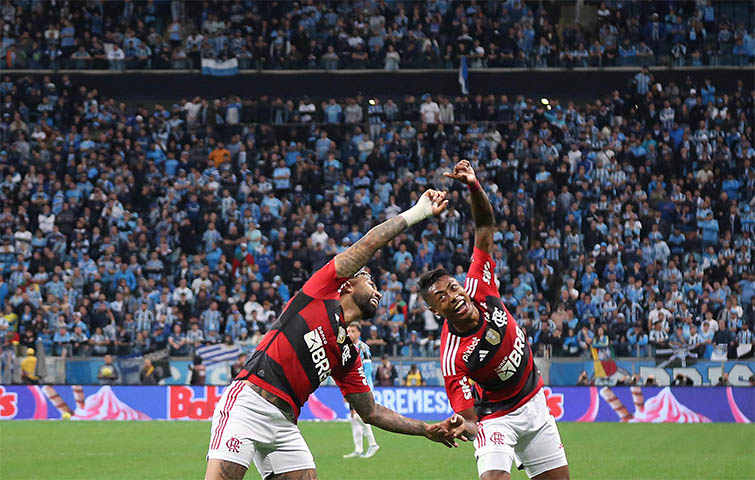 Flamengo volta a vencer o Grêmio e vai decidir a Copa do Brasil