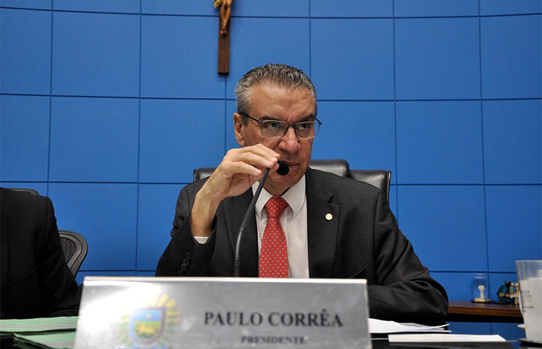 fila da adoção