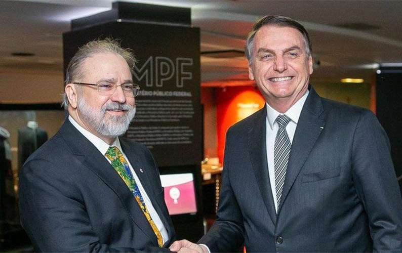 Augusto Aras pede arquivamento de inquÃ©rito que acusa Bolsonaro de vazar dados sigilosos