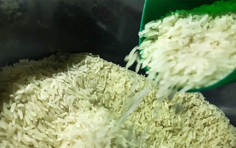 Estoque de arroz estÃ¡ garantido, afirmam associaÃ§Ãµes de produtores e supermercados