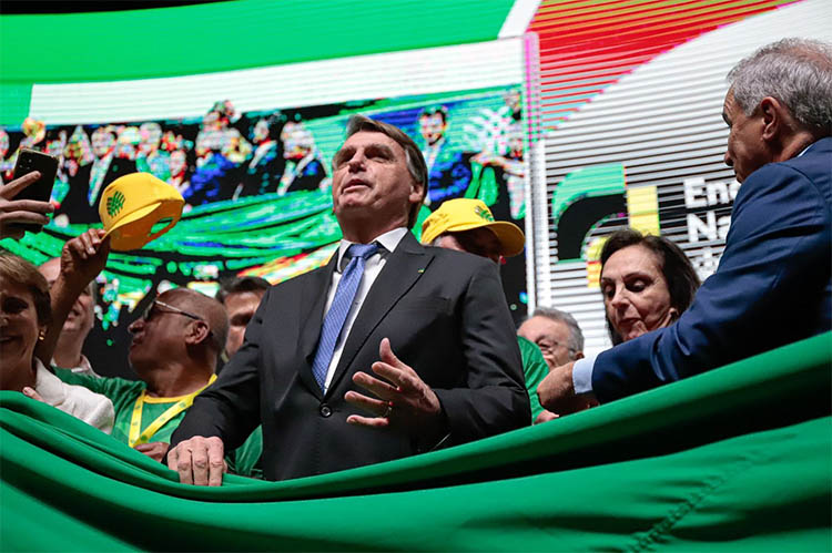 Bolsonaro recua e revoga decreto que irritou corretores de imÃ³veis: 'Eu tambÃ©m erro'