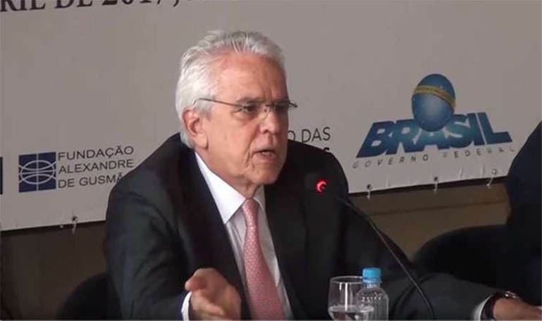Castello Branco vai comandar a Petrobras