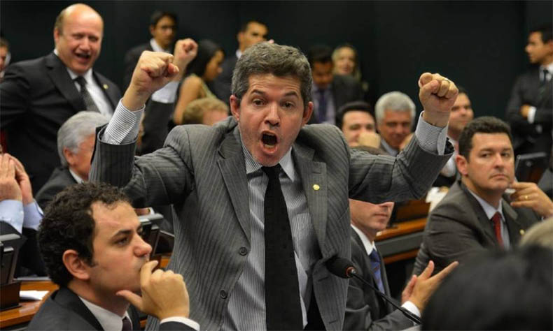 Em Ã¡udio, lÃ­der do PSL xinga Bolsonaro e promete 'implodir' o presidente