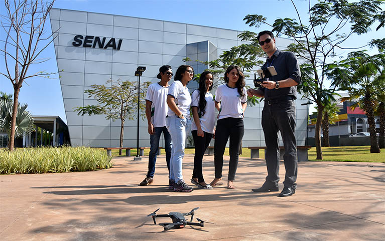 Senai oferece curso de piloto de drones