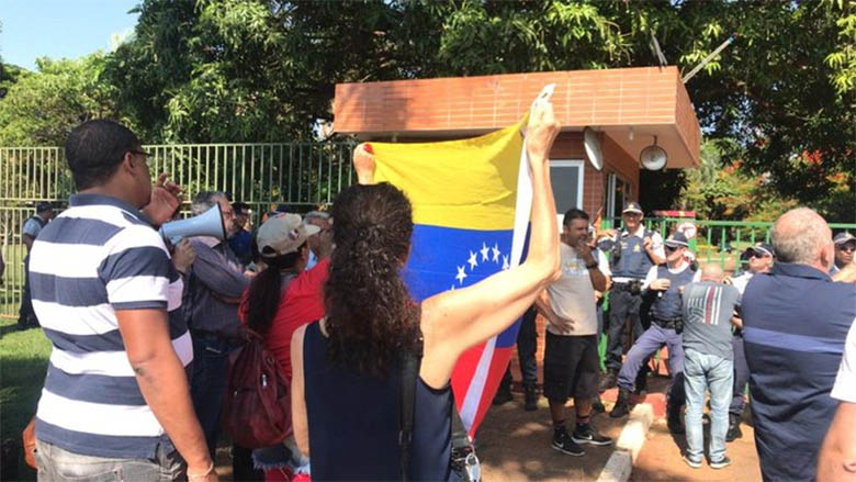 Presidente Jair Bolsonaro repudia invasÃ£o da Embaixada da Venezuela em BrasÃ­lia
