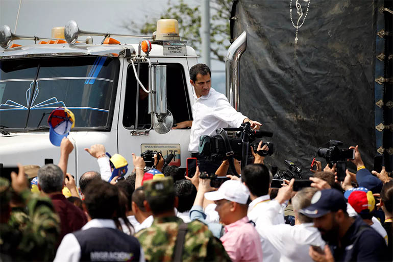 GuaidÃ³ faz apelo a militares para liberar entrada de ajuda ao povo da Venezuela