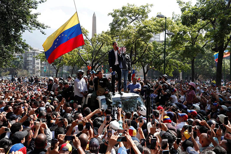 GuaidÃ³ diz ter apoio de militares e convoca o povo Ã s ruas contra ditadura de Maduro