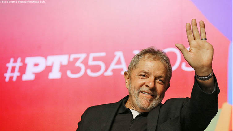 Plantonista do TRF4 manda soltar Lula