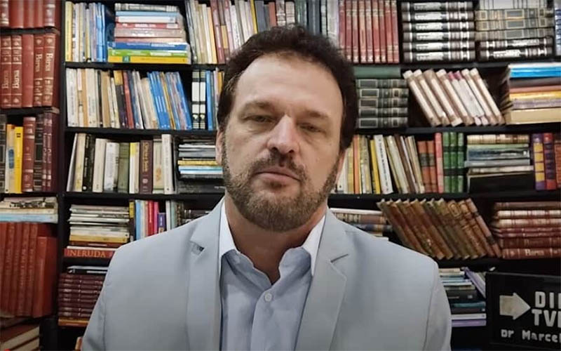 Bolsonarista Ã© condenado por associar vacina contra covid Ã  homossexualismo