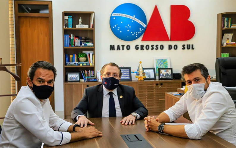Reeleito, prefeito advogado Marquinhos Trad retoma agenda visitando a OAB