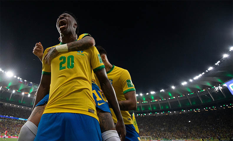 Rumo a Copa, SeleÃ§Ã£o Brasileia [e o GalvÃ£o] se despedem do Brasil com goleada no MaracanÃ£