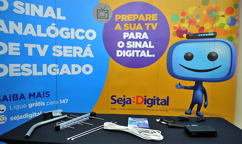 FamÃ­lias de Campo Grande e Terenos recebem kit gratuito para TV digital