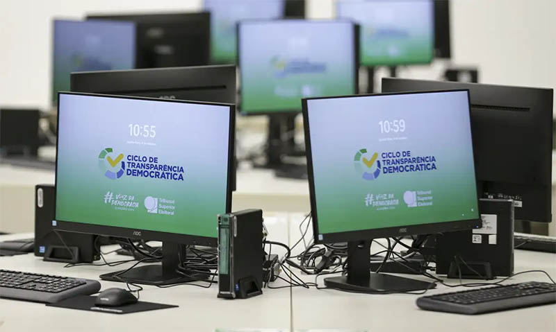 PolÃ­cia Federal e UFMS testam urnas eletrÃ´nicas na sede do TSE