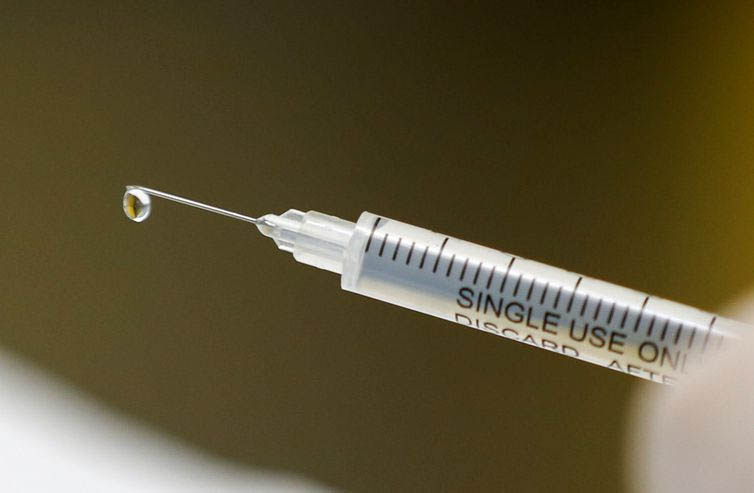 Com avanÃ§o da vacinaÃ§Ã£o em MS, casos e Ã³bitos por covid caÃ­ram mais de 50% em julho
