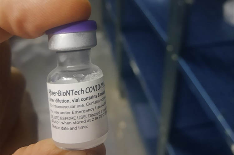 Quem tomou AstraZeneca ou Coronavac vai receber 2Âª dose da vacina Pfizer em MS