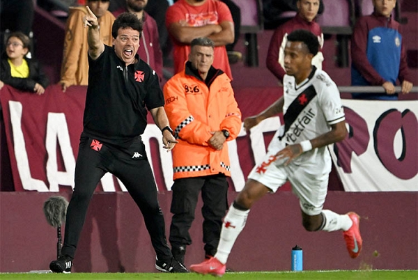 Vasco perde e Cruzeiro empata na Sula