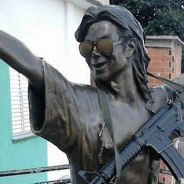 'AgressÃ£o ao Rio, ao Michael e Ã  arte' diz escultor de MS sobre fuzil em estÃ¡tua