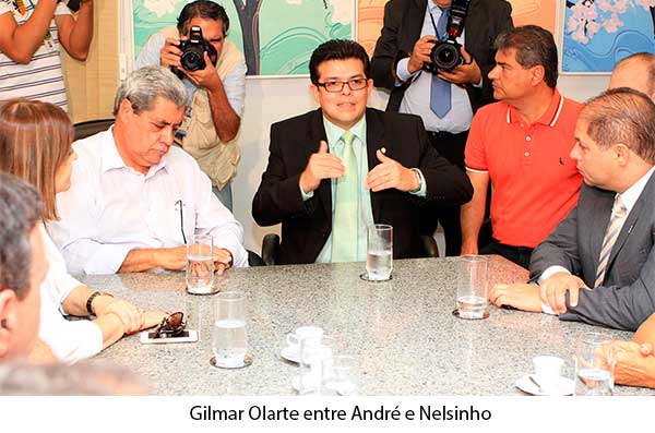 Com vereadores, Olarte pede ajuda de AndrÃ©