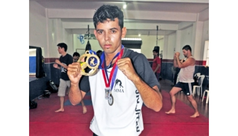 Acidente mata campeÃ£o brasileiro de Muay Thai em CorumbÃ¡