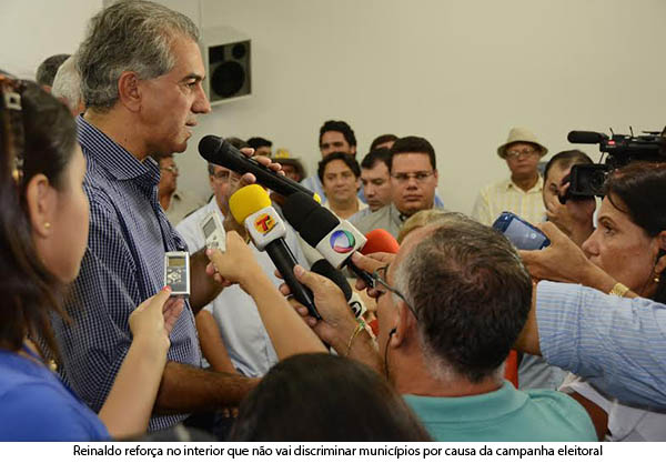 Em CorumbÃ¡, Reinaldo fala com prefeitos do PT e reforÃ§a que nÃ£o vai discriminar municÃ­pios