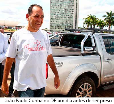 JoÃ£o Paulo Cunha renuncia ao mandato e diz que deixa a CÃ¢mara com &quot;o dever cumprido&quot;