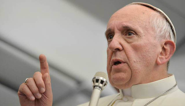 Liberdade de expressÃ£o nÃ£o permite insulto Ã  fÃ© dos outros, afirma o Papa Francisco