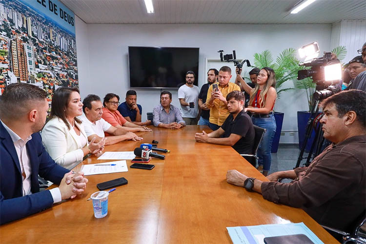 Prefeita anuncia concurso com mais de 2 mil vagas para EducaÃ§Ã£o em Campo Grande