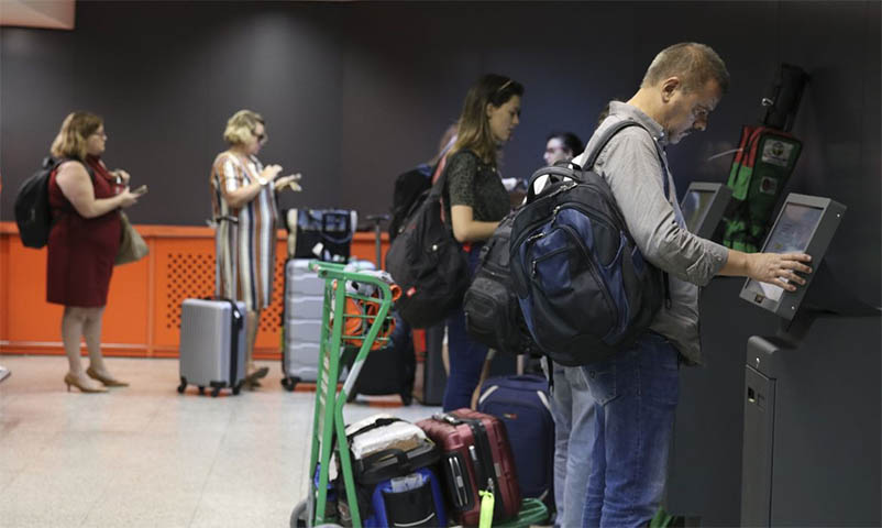 Senado aprova volta do despacho gratuito de bagagem em voos no Brasil