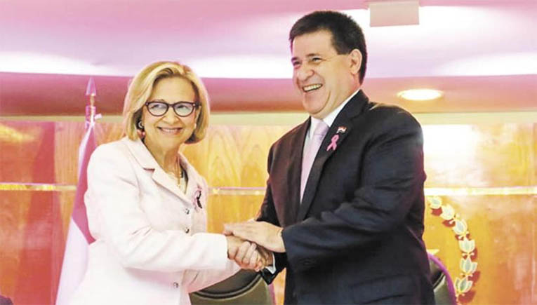 Cartes renuncia para virar senador e Alicia serÃ¡ a 1Âª mulher presidente do Paraguai