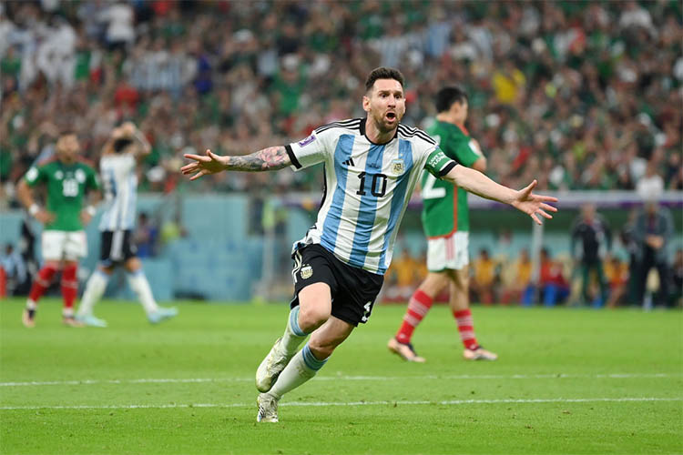 Argentina vence o MÃ©xico e segue viva na Copa; vagas do grupo serÃ£o decididas na rodada final