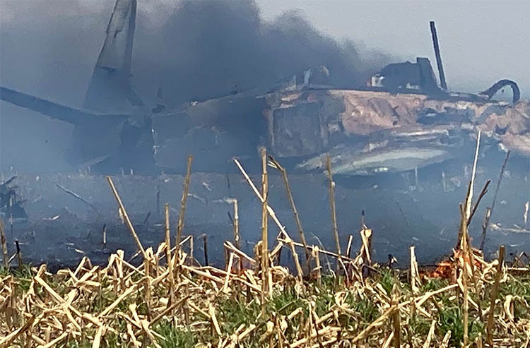 AviÃ£o da FAB cai e explode em Campo Grande; piloto ejetou ao detectar falha e foi resgatado