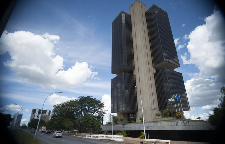 Banco Central reduz taxa bÃ¡sica de juros para 4,5%, o menor Ã­ndice da histÃ³ria