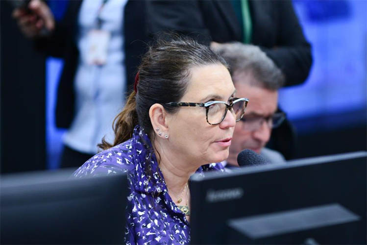 CCJ da CÃ¢mara aprova PEC que pode abrir duas vagas no STF para indicaÃ§Ã£o de Bolsonaro