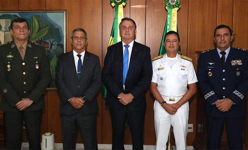 Bolsonaro anuncia novos comandantes do ExÃ©rcito, Marinha e AeronÃ¡utica