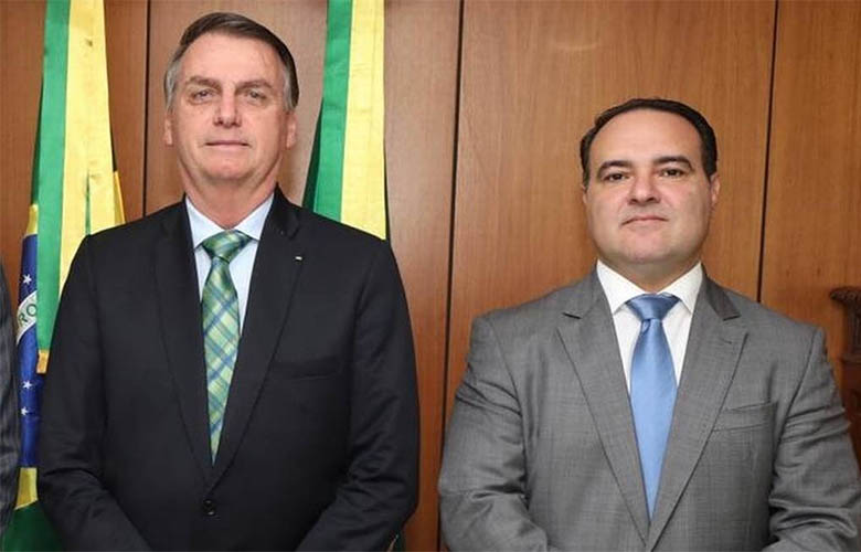 Jair Bolsonaro oficializa indicaÃ§Ã£o do ministro Jorge Oliveira para vaga no TCU