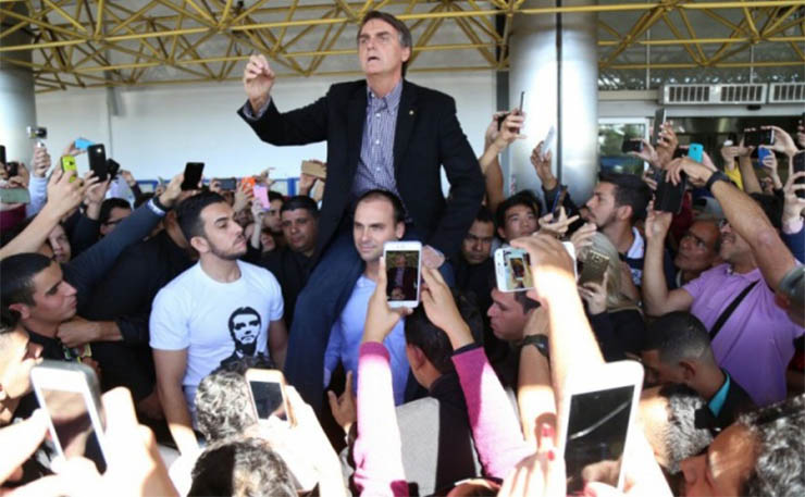Simpatia de eleitorado jovem por Jair Bolsonaro preocupa o PT