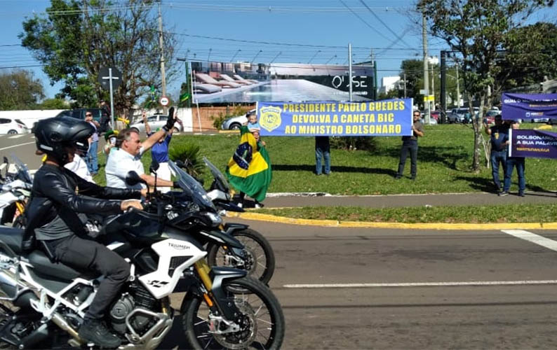 'Motociata' de Bolsonaro em Campo Grande Ã© recepcionada por protesto de agentes da PRF