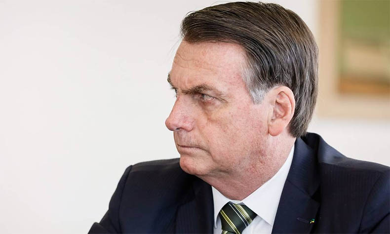 Bolsonaro dÃ¡ indulto de Natal a policiais