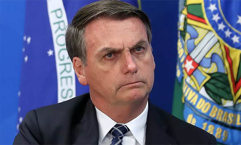 Bolsonaro diz que repÃ³rter da Ãpoca 'se passou por gay' para enganar sua nora