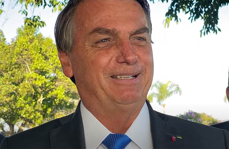 Bolsonaro diz que 'quem tiver covid' deve 'procurar o doutor William Bonner': vÃ­deo