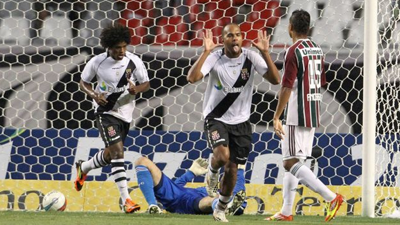 Vasco 100% deixa Fluminense no sufoco