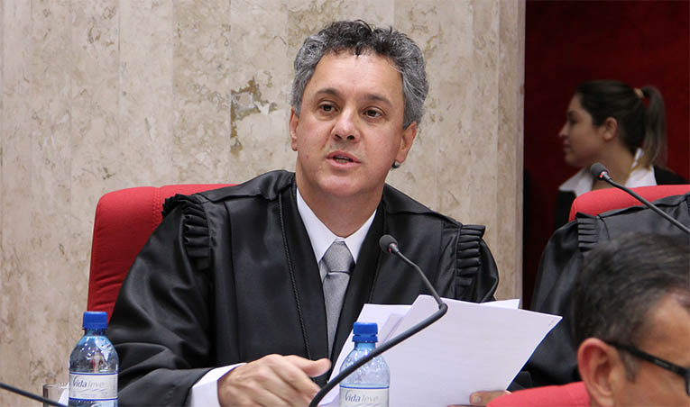 Lula continuarÃ¡ preso, decide o relator da Lava Jato no TRF4, Gebran Neto