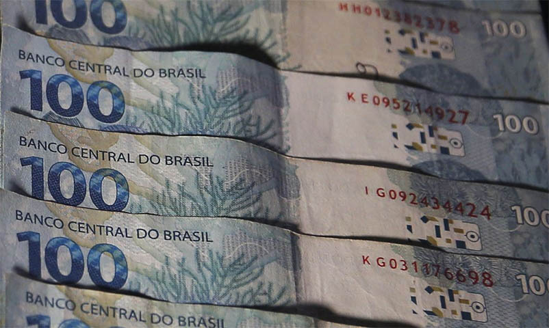 SÃ³ no ano passado, brasileiros pagaram mais de R$ 2,89 trilhÃµes em impostos