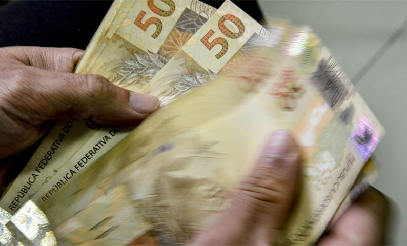 CGU identifica R$ 3,8 bilhÃµes de pagamento indevido do AuxÃ­lio Brasil