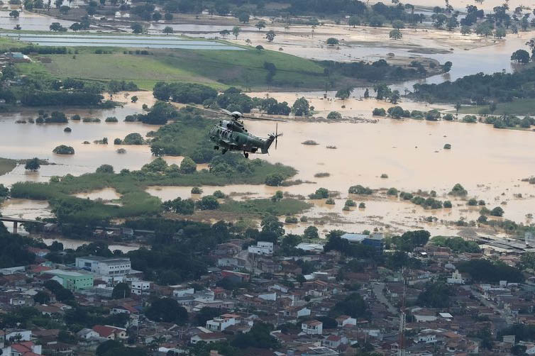 Brasileiros podem se cadastrar para receber alertas de desastres naturais por WhatsApp