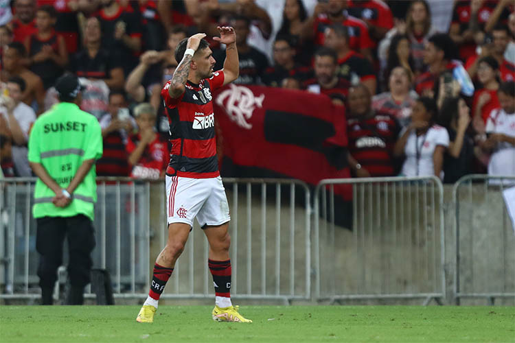 Com quatro rodadas para o fim do BrasileirÃ£o, cinco clubes sonham com o tÃ­tulo