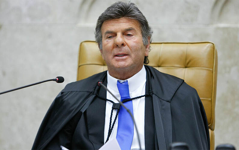 Fux reage a Bolsonaro e avisa: 'Descumprir decisÃ£o judicial Ã© crime de responsabilidade'