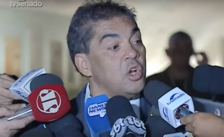 Senador do PMDB que nomeava 'atÃ© melancia' ataca Temer ao perder cargos