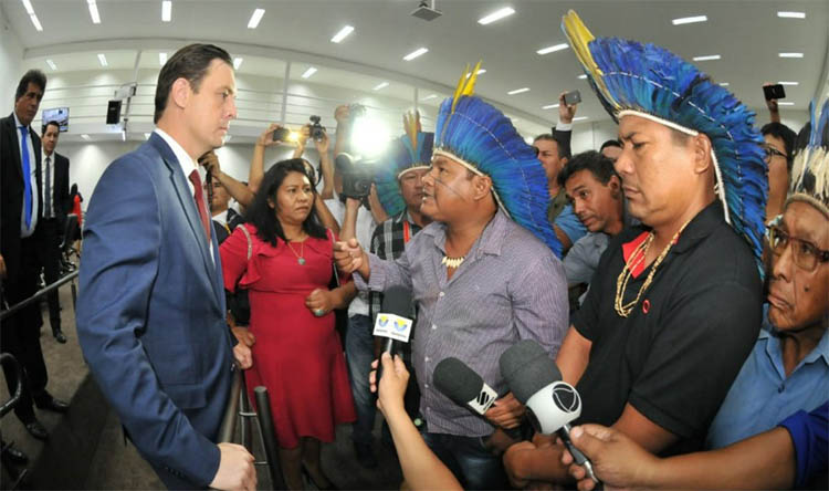 Ãndios de MS questionam vereador que defende 'descer o cacete' contra bloqueios